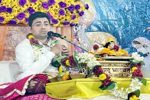 Jamshedpur : भागवत कथा में भगवान श्रीकृष्ण की बाल लीलाओं का दिव्य वर्णन, श्रद्धालु हुए भाव विभोर