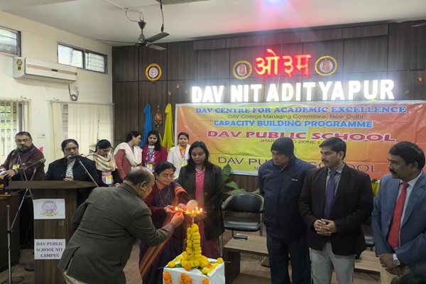 Gua/Jamshedpur : डीएवी एनआईटी में तीन दिवसीय शिक्षक सेमिनार का शुभारंभ, 185 शिक्षक हुए शामिल