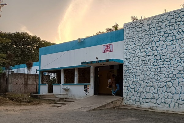 Jadugoda : यूसिल अस्पताल में फिटनेस जांच के नाम पर कमीशनखोरी का आरोप, रेफर खेल से बढ़ी परेशानी