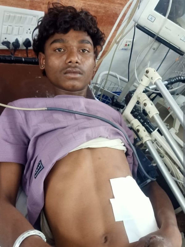 Jamshedpur : बिष्टुपुर टुसू मेले में चाकूबाजी, दो युवक गंभीर रूप से घायल