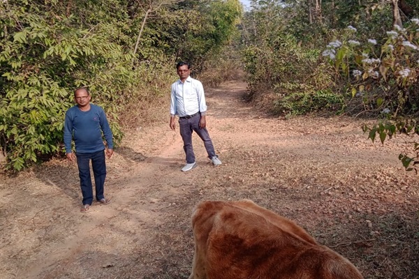 Muri : लोसेरा–पिस्का कच्ची सड़क निर्माण की मांग को लेकर ग्रामीणों ने विधायक से की मुलाकात