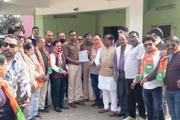 Jamshedpur : गोलमुरी में बढ़ती अपराध व ट्रैफिक अव्यवस्था पर भाजपा ने सौंपा ज्ञापन, आंदोलन की दी चेतावनी