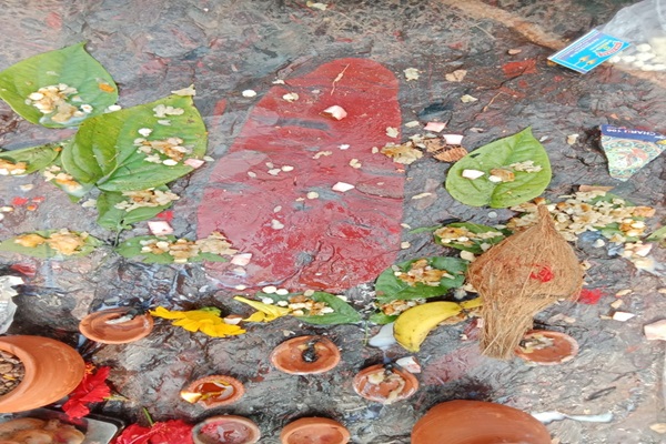 Gua : गुवा थाना क्षेत्र के बोंगा मांडा निशांत पर दो दिवसीय मकर संक्रांति पर्व का आयोजन