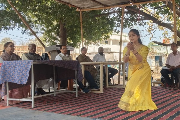 Baharagoda : खंडामौदा पीएम श्री प्लस टू उच्च विद्यालय में हर्षोल्लास के साथ मनाया गया स्थापना दिवस