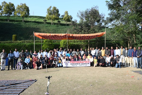 Jamshedpur : फोटोग्राफर एसोसिएशन ऑफ जमशेदपुर का स्थापना दिवस व वार्षिक पिकनिक समारोह भव्य रूप से संपन्न