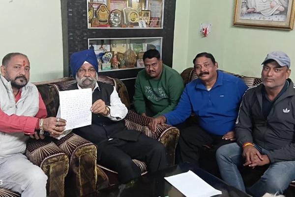 Jamshedpur : विधायक मंगल कालिंदी की पहल से पाइपलाइन विवाद समाप्त