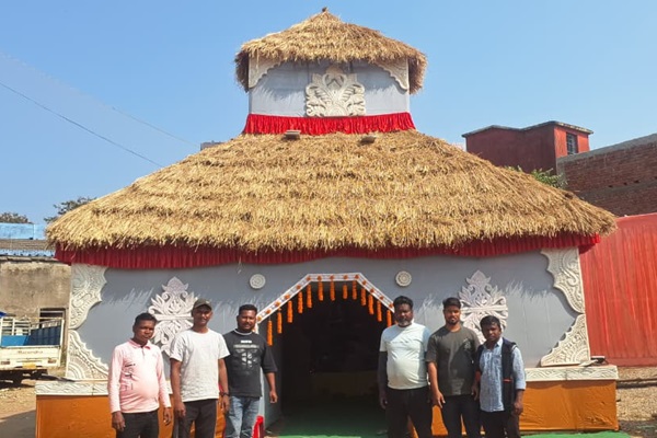 Potka : हल्दीपोखर में नव युवक क्लब का सरस्वती पूजा पंडाल बना आकर्षण का केंद्र