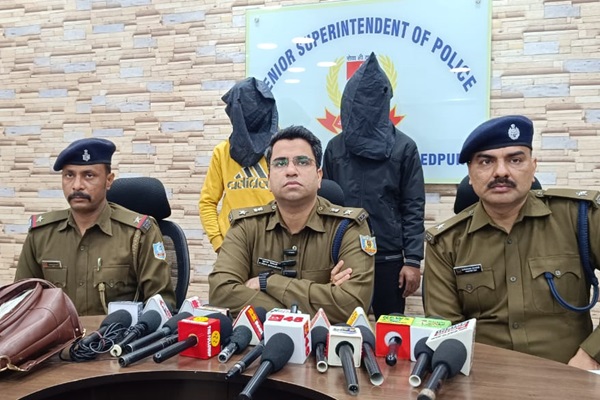 Jamshedpur : जवाहरनगर रोड पर महिला से पर्स छिनतई, तीन अभियुक्त गिरफ्तार