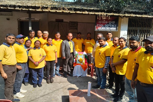 Gua : रेल सिविल डिफेंस कार्यालय में धूमधाम से मनाई गई नेताजी सुभाष चंद्र बोस की जयंती