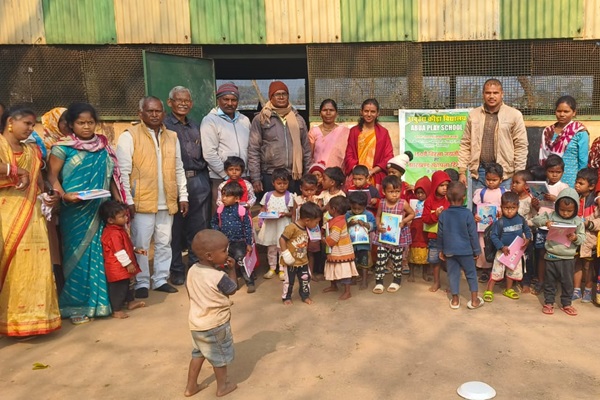 Gua : रामहरि पेरियार ने शिक्षा को बनाया हथियार, गुवा के ग्रामीण बच्चों को मिला नया हौसला