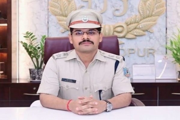 Jamshedpur : एसएसपी ने 17 थाना प्रभारी का किया  Transfer-Posting, बागबेड़ा में पदस्थापित गोपाल कृष्ण बनाए गए साकची थाना प्रभारी 