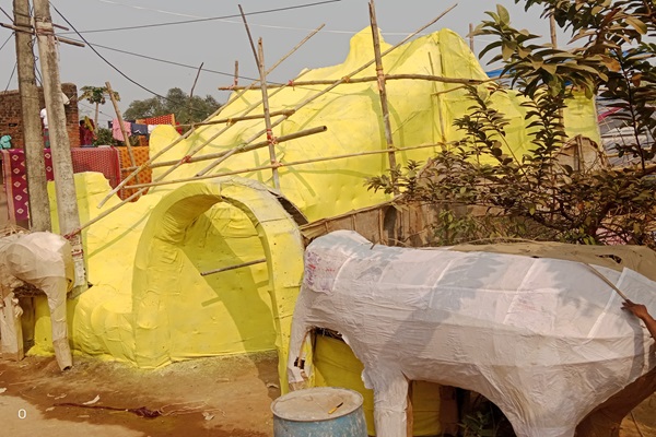 Baharagoda : बहरागोड़ा के मानुषमुड़िया में सरस्वती पूजा पंडाल में दिखेगी जंगली हाथियों और जनजीवन की झलक