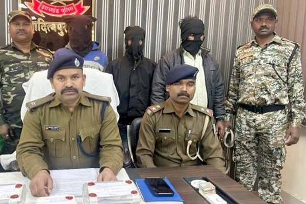 Adityapur : आदित्यपुर में सिक्योरिटी गार्ड हत्याकांड का खुलासा, तीन आरोपी गिरफ्तार