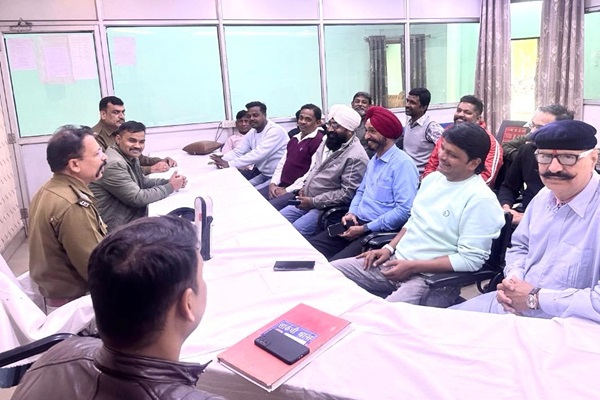 Jamshedpur : साकची में सरस्वती पूजा को शांतिपूर्ण बनाने हेतु शांति समिति और थाना की अहम बैठक