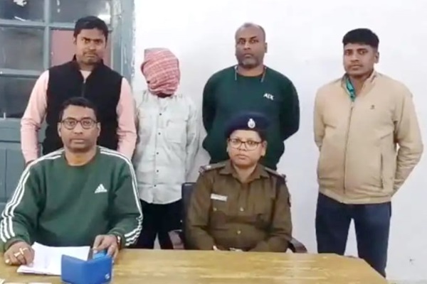 Jamshedpur : टाटानगर स्टेशन पर RPF की बड़ी कार्रवाई, शातिर चोर गिरफ्तार