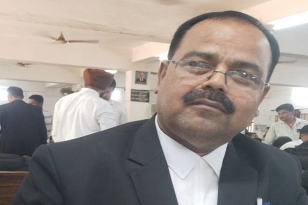 Jamshedpur : झारखंड राज्य बार काउंसिल चुनाव में जमानत राशि पर विवाद, वकील समुदाय ने किया विरोध