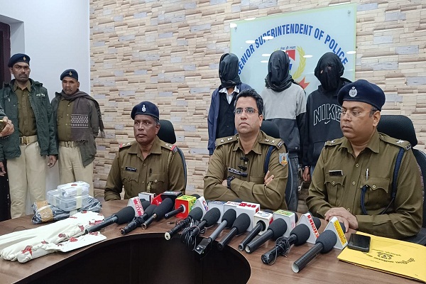 Jamshedpur : जुगसलाई के सोहैल हत्याकांड में तीन गिरफ्तार, हत्या में प्रयुक्त चापड़ बरामद, मारपीट का बदला लेने के लिए की गई हत्या