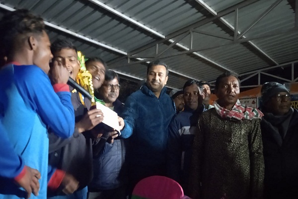 Muri: स्व.सुखदेव बेदिया फुटबॉल प्रतियोगिता का समापन, बालक वर्ग में बिरसा एफसी व बालिका वर्ग में नामकुम एफसी की टीम बनी विजेता