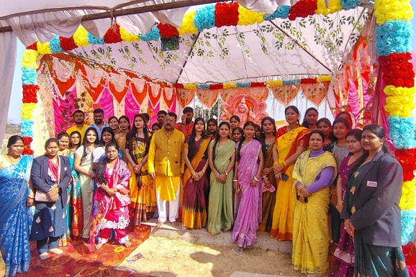 Potka : रंभा शैक्षणिक संस्थान में श्रद्धापूर्वक पूजीं गईं विद्या की देवी वीणावादिनी