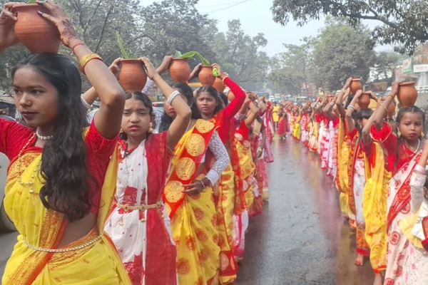 Potka : हाता में 58वें महायज्ञ अनुष्ठान का शुभारंभ, भव्य कलश यात्रा के साथ गूंजे वैदिक मंत्र