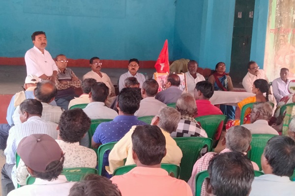 Baharagoda : श्रद्धांजलि सभा में याद किए गए चितरंजन महतो, पार्टी के सच्चे सेवक थे दिवंगत नेता