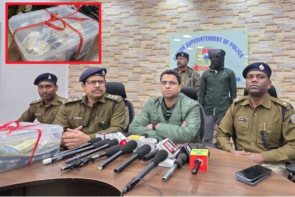 Jamshedpur : जुगसलाई चोरी कांड का खुलासा, 24 घंटे में आरोपी गिरफ्तार, एक करोड़ के जेवरात बरामद