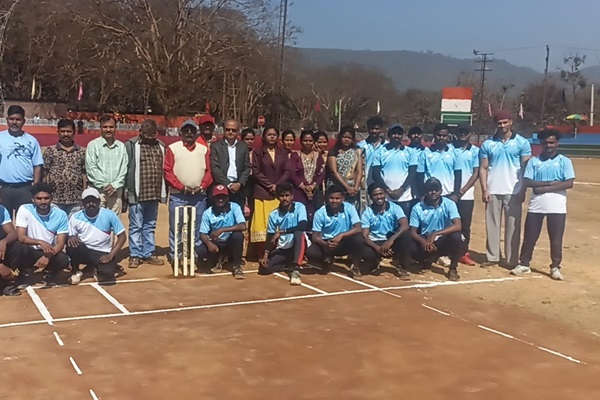 Gua : पांच दिवसीय यूथ क्रिकेट चैंपियनशिप का भव्य शुभारंभ, पापा 11 ने यंग बॉयज को हराया