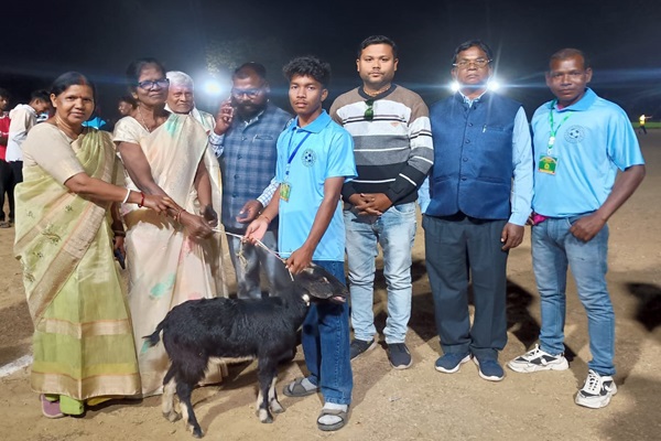 Jadugoda : डोमजुड़ी में दो दिवसीय फुटबॉल महाकुंभ का समापन, बड़ा गोविंदपुर बीजेपी बना चैंपियन