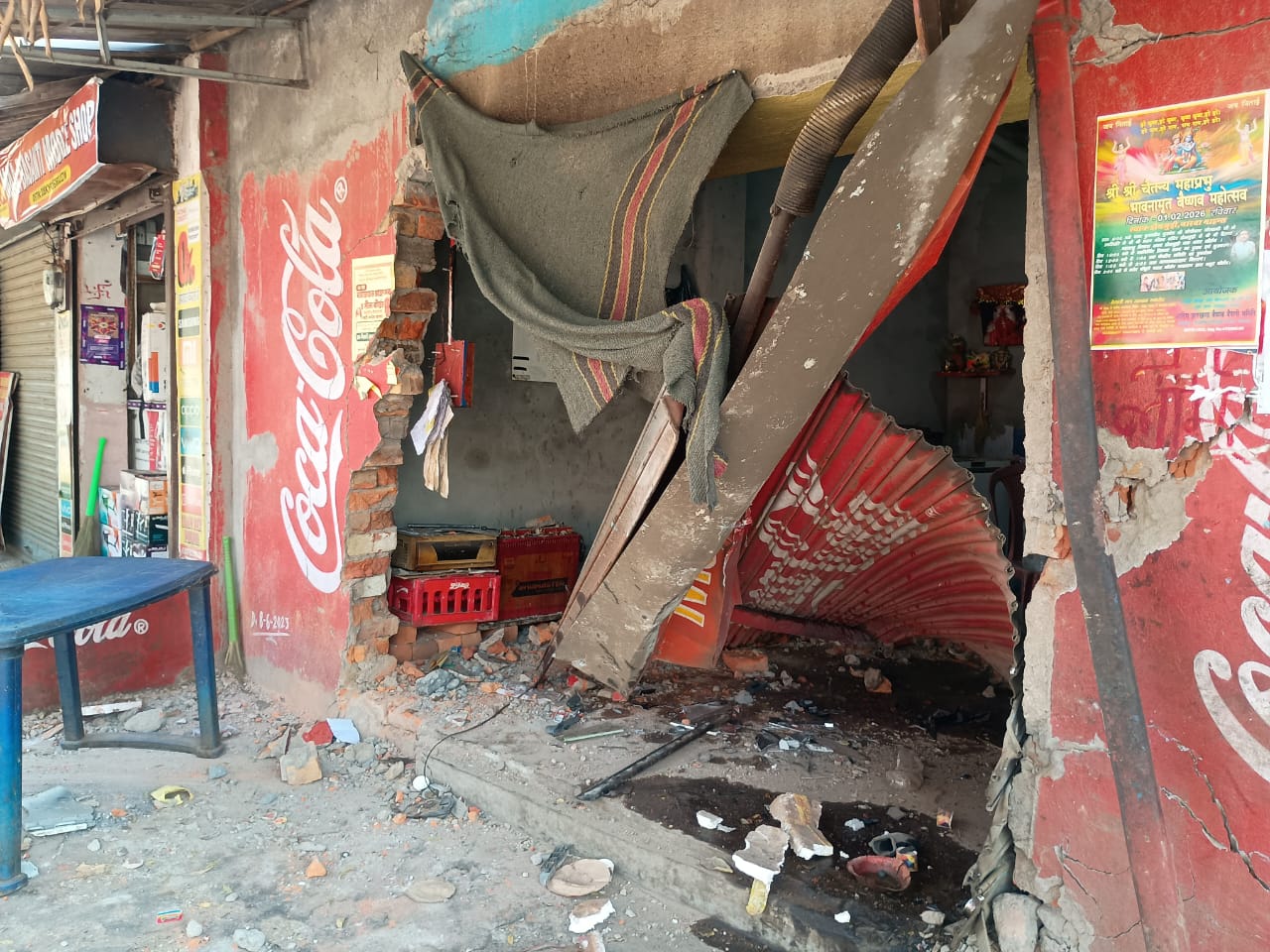 Jamshedpur : शराब के नशे में धुत कार चालक ने बंद होटल में मारी टक्कर, एक घायल, डेढ़ लाख की संपत्ति का नुकसान