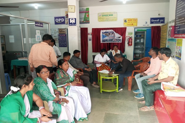 Baharagoda : मानुषमुड़िया PHC में जन आरोग्य समिति की बैठक, स्वास्थ्य सेवाओं को मजबूत करने पर मंथन