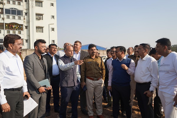 Jamshedpur : राष्ट्रपति द्रौपदी मुर्मु के प्रस्तावित जमशेदपुर दौरे को लेकर कार्यक्रम स्थल का निरीक्षण