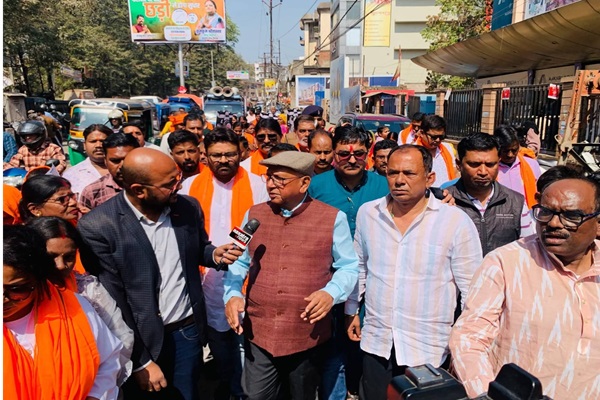 Jamshedpur : मानगो नगर निगम चुनाव : सरयू राय ने संध्या सिंह के समर्थन में पदयात्रा कर बढ़ाया जनसमर्थन