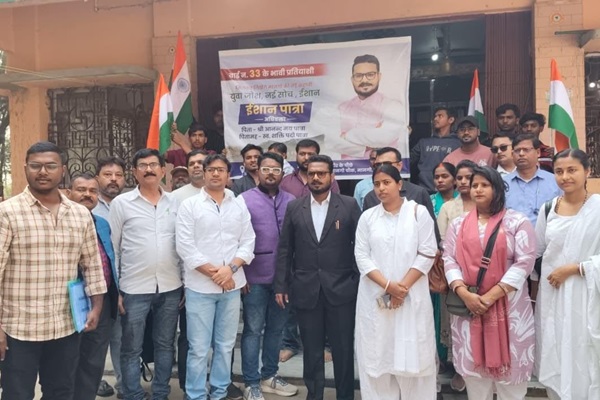 Jamshedpur : छोटे पद के लिए बड़े कद का उम्मीदवार मैदान में, वार्ड पार्षद के लिए ईशान पात्रा ने किया नामांकन