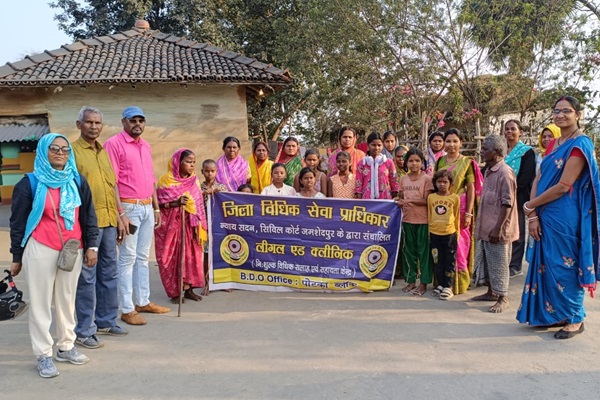 Potka : विश्व कैंसर दिवस पर पोटका में पीएलवी का डोर टू डोर जागरूकता अभियान