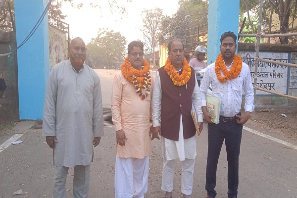 Jamshedpur : जुगसलाई नप में भागीदारी को पिता, पुत्र व पुत्री मैदान में तीनों का विजन मास्टर प्लान बनाकर कराएंगे परिषद क्षेत्र का विकास