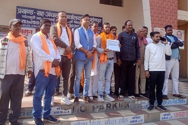 Jamshedpur : जुगसलाई नप के वार्ड 8 से मनीष रजक ने दाखिल किया पर्चा, नशा मुक्त वार्ड बनाना उद्देश्य