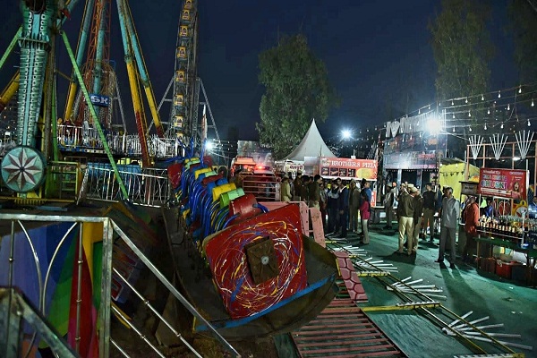 breaking : सूरजकुंड मेले में बड़ा हादसा, झूला गिरने से कई लोग घायल, घायलों में पुलिस कर्मी भी शामिल