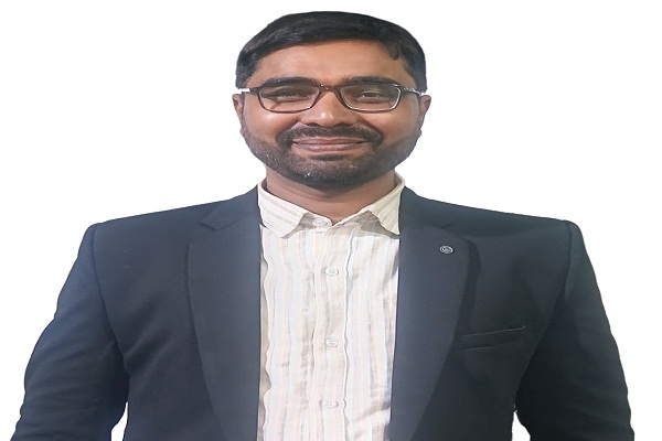 Jamshedpur : आर्थिक व ग्रामीण विकास के क्षेत्र में सराहनीय योगदान के लिए उत्सव कुमार डॉक्टरेट अवार्ड से सम्मानित