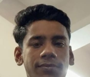 Jamshedpur : गोलमुरी में ब्वॉयज हॉस्टल में रह रहे छात्र की फंदे से लटकती लाश मिली, पुलिस ने कमरा सील कर शुरू की जांच