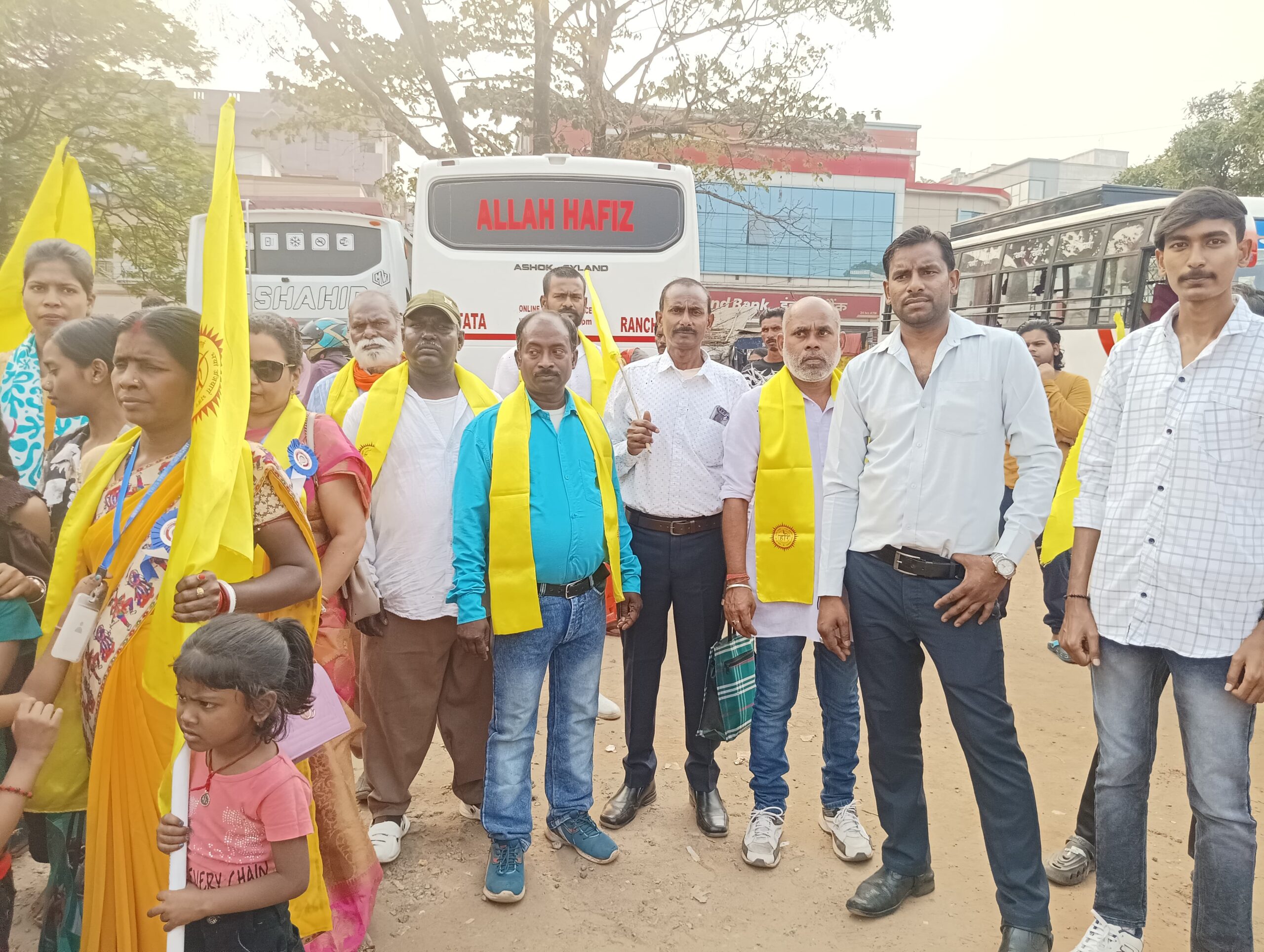 Jamshedpur : संत शिरोमणि के शोभायात्रा में शामिल हुये क्षेत्रीय रविदास समाज के लोग