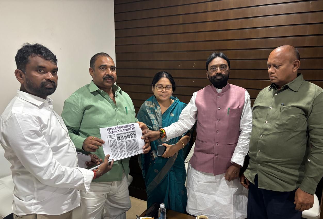 Potka : हरियाणा हादसे में पोटका–ईचागढ़ के 6 मजदूरों की मौत, विधायक संजीव सरदार व सविता महतो ने श्रम मंत्री से की मुलाकात