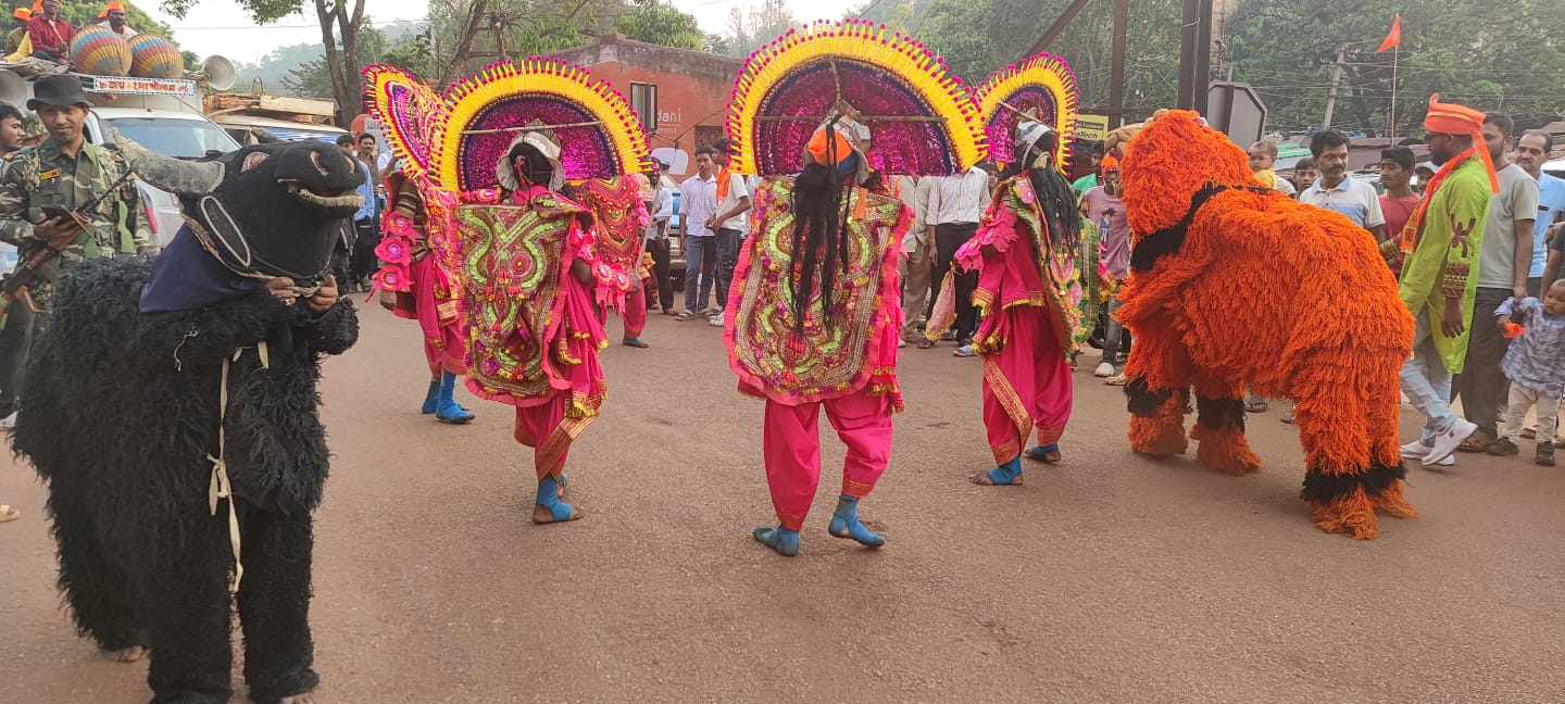 Gua : रामनवमी पर गुवा में निकली भव्य शोभायात्रा, करतबों ने मोहा मन