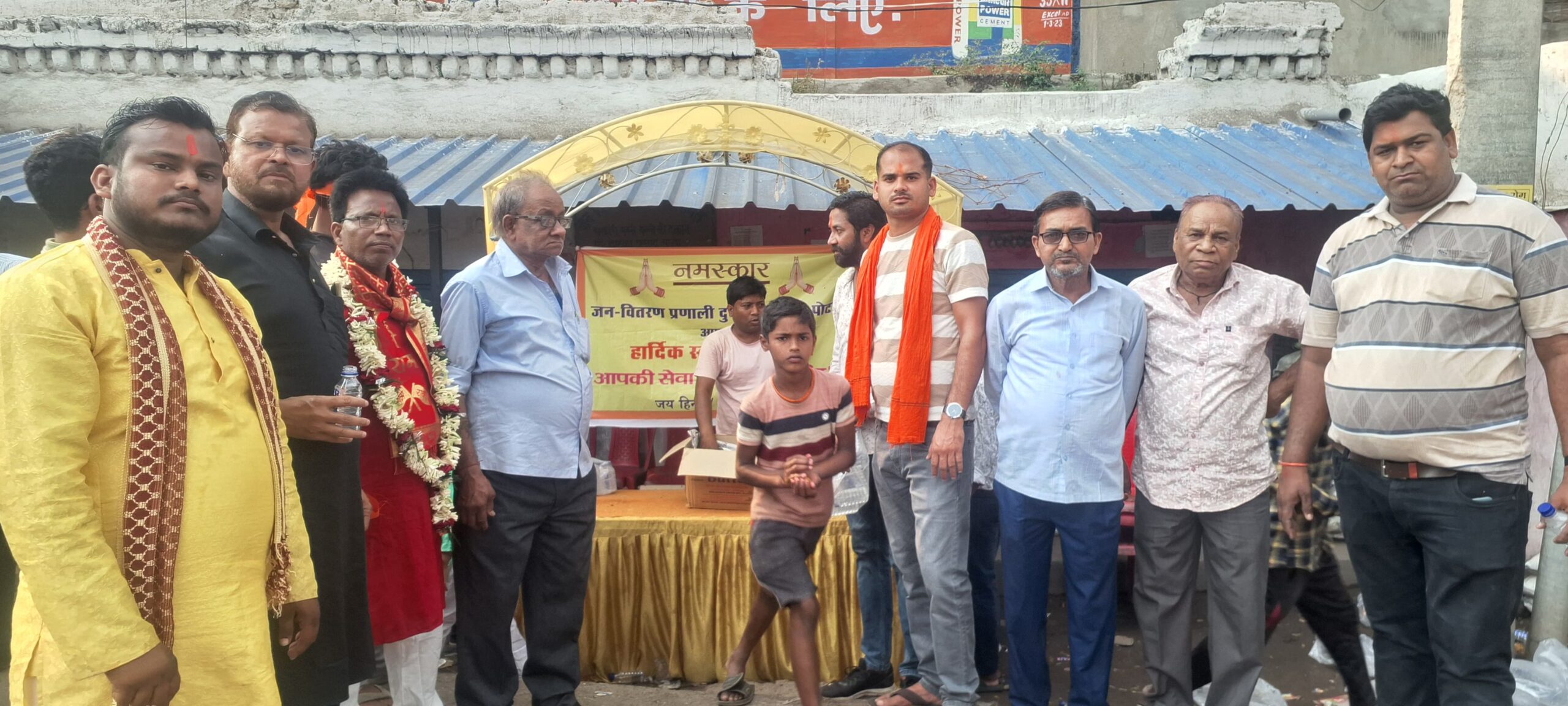 Potka : रामनवमी जुलूस में रामभक्तों की सेवा में आगे आए संगठन, डीलर संघ ने किया पेयजल व मिठाई का वितरण