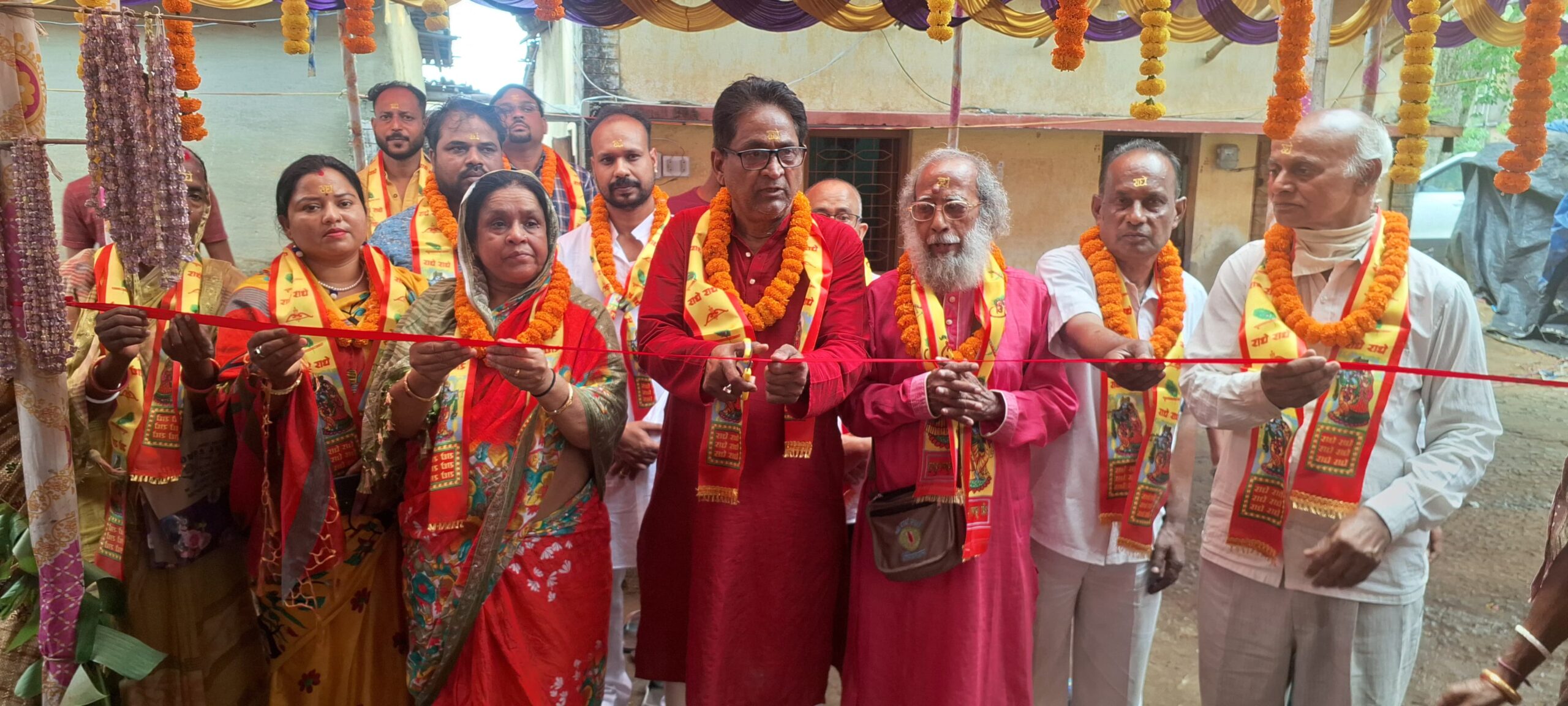 Bahragora : माँ मंगला उषा पूजा का भव्य शुभारंभ, कलश यात्रा में दिखा भक्ति का उत्साह