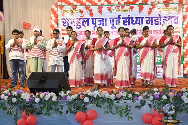 Muri : मुरी में सरहुल पर्व की पूर्व संध्या पर रंगारंग सांस्कृतिक कार्यक्रम में हुआ आयोजन