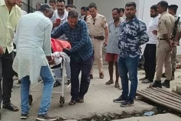 land Broker Murder : बाहुबली विधायक अनंत सिंह के करीबी जमीन कारोबारी वरुण सिंह की गोली मारकर हत्या, बाइक सवार तीन बदमाशों ने ताबड़तोड़ 4 गोलियां मारी