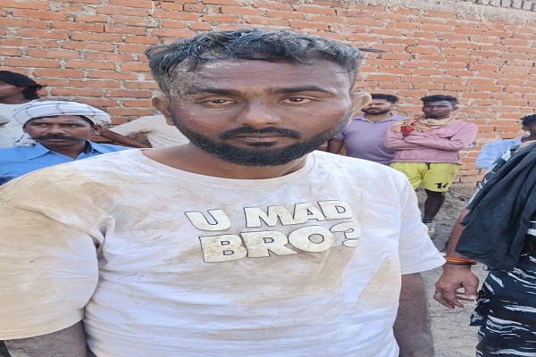 Jamshedpur : बोड़ाम के मिर्जाडीह में देसी कट्टा के साथ युवक गिरफ्तार, ग्रामीणों ने पिटाई के बाद पुलिस को सौंपा