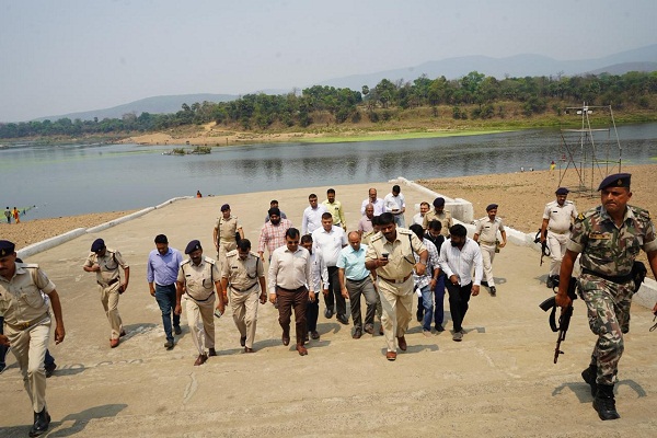 Jamshedpur : रामनवमी के झंडा विसर्जन जुलूस की ड्रोन कैमरे से होगी निगरानी, उपायुक्त द्वारा विसर्जन घाटों का आपदा प्रबंधन टीम को अलर्ट मोड में रहने का निर्देश