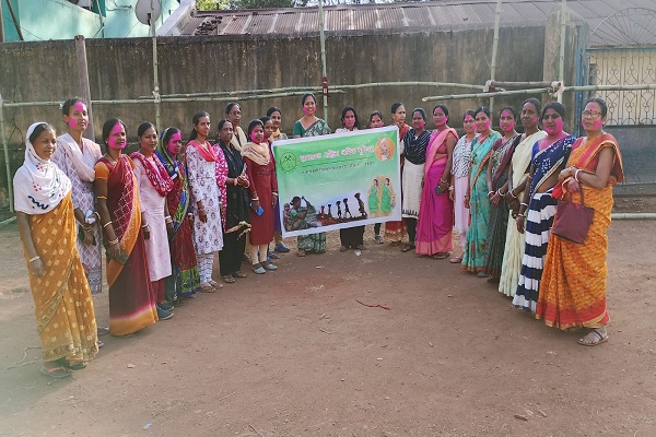 Gua : झारखंड महिला श्रमिक यूनियन का होली मिलन समारोह आयोजित