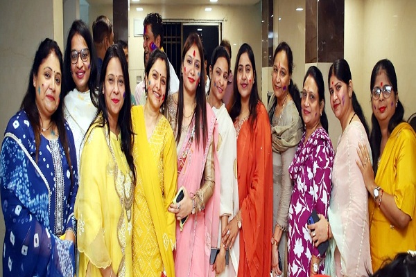 Jamshedpur : जिला अग्रवाल सम्मेलन का होली मिलन समारोह आयोजित